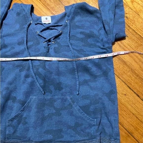 SUNDRY Women’s Long Sleeve Blue Camo Pullover Hoodie Size 2 Anthropologie - Picture 7 of 10